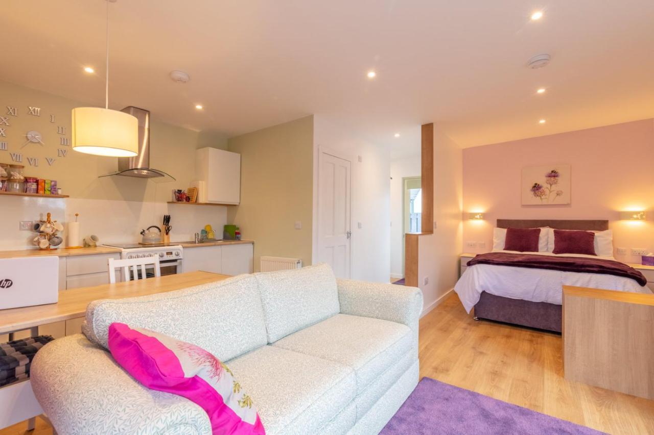 Allt Mor Rentals - Chalet With Hot Tub, And Studio Apartment No Hot Tub Roybridge Exterior photo