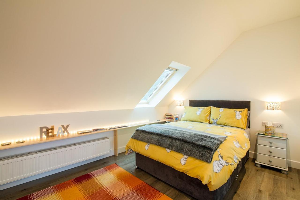 Allt Mor Rentals - Chalet With Hot Tub, And Studio Apartment No Hot Tub Roybridge Exterior photo